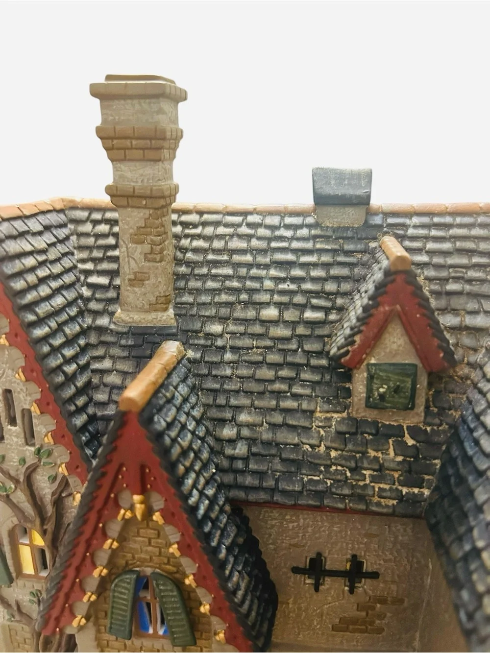 Dept 56 Dickens  Great Expectations Satis Manor  House Classics retired.
